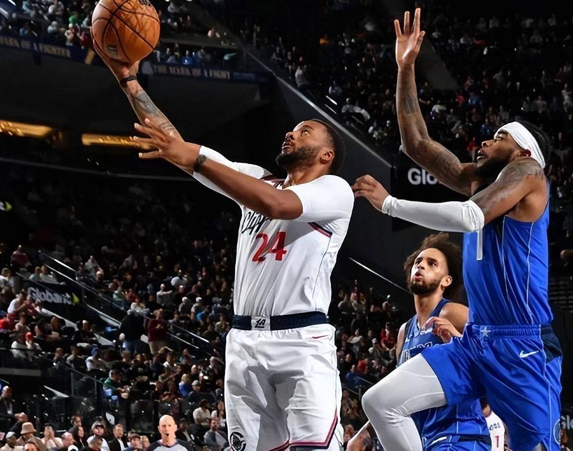 快船队核心球员恢复受伤状态返回球场