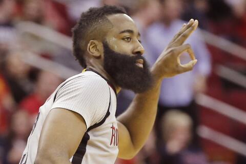 包含关键一役尽显球星本色，带队夺魁风风光光的词条