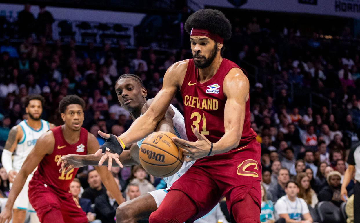 开云体育在线-魔术队遭遇骑士队逆转，遗憾失利