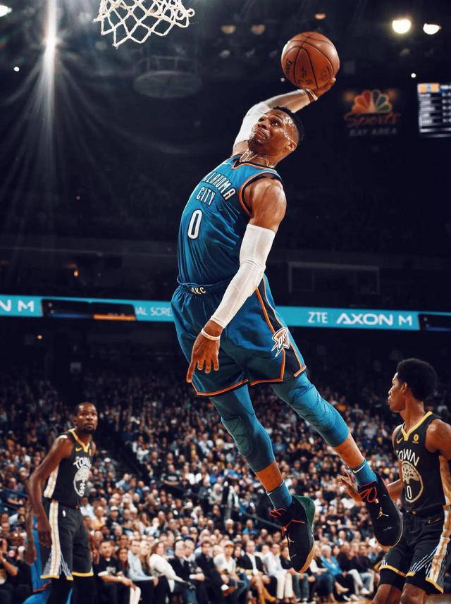 著名球星带伤作战，篮球赛场上的壮举