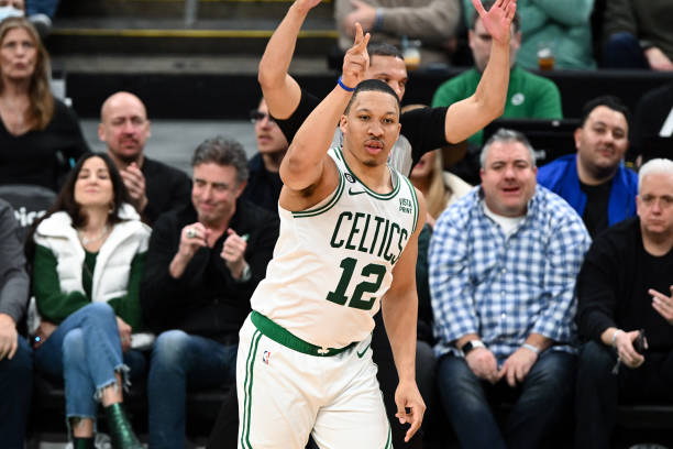 开云体育-凯尔特人锋线轮换频繁，教练忙碌调整