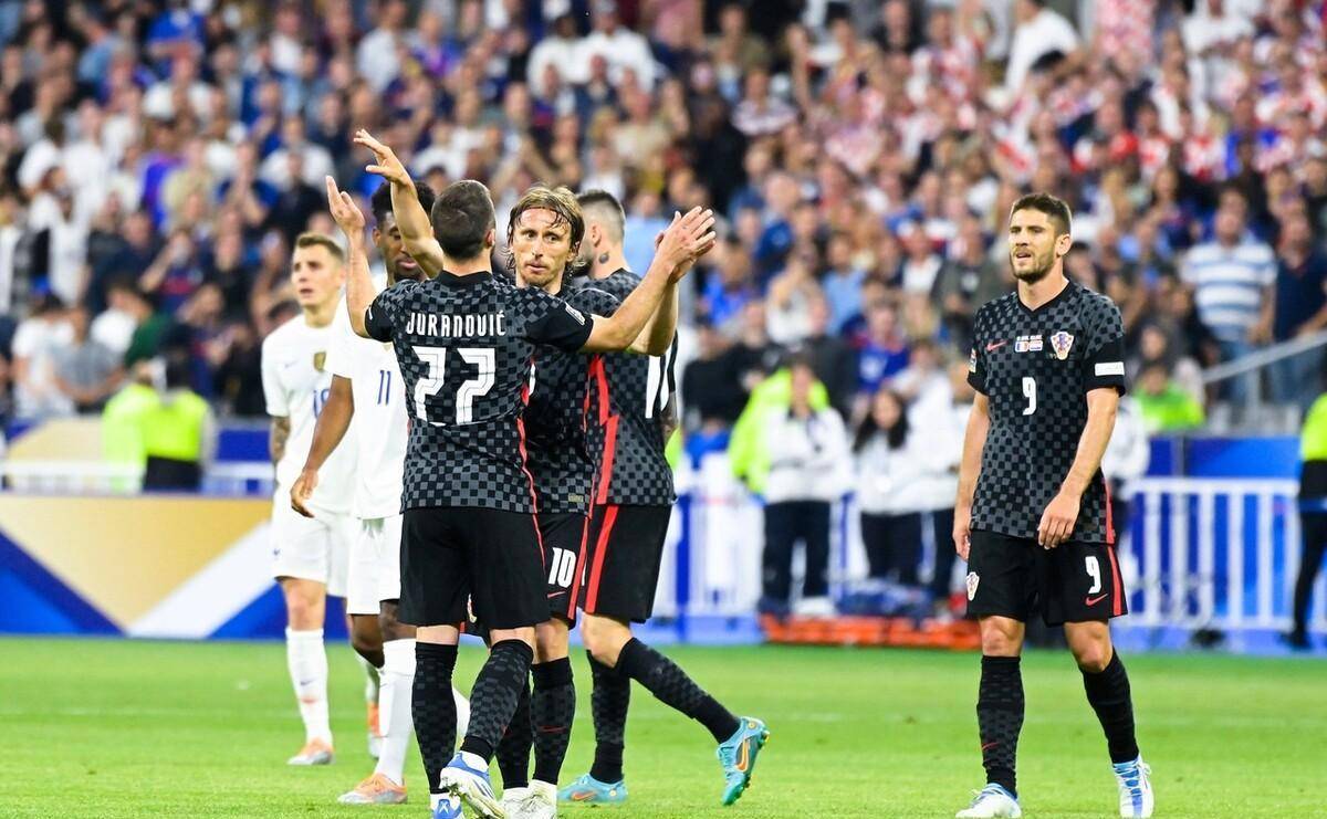 德国与奥地利战平，保持不败记录