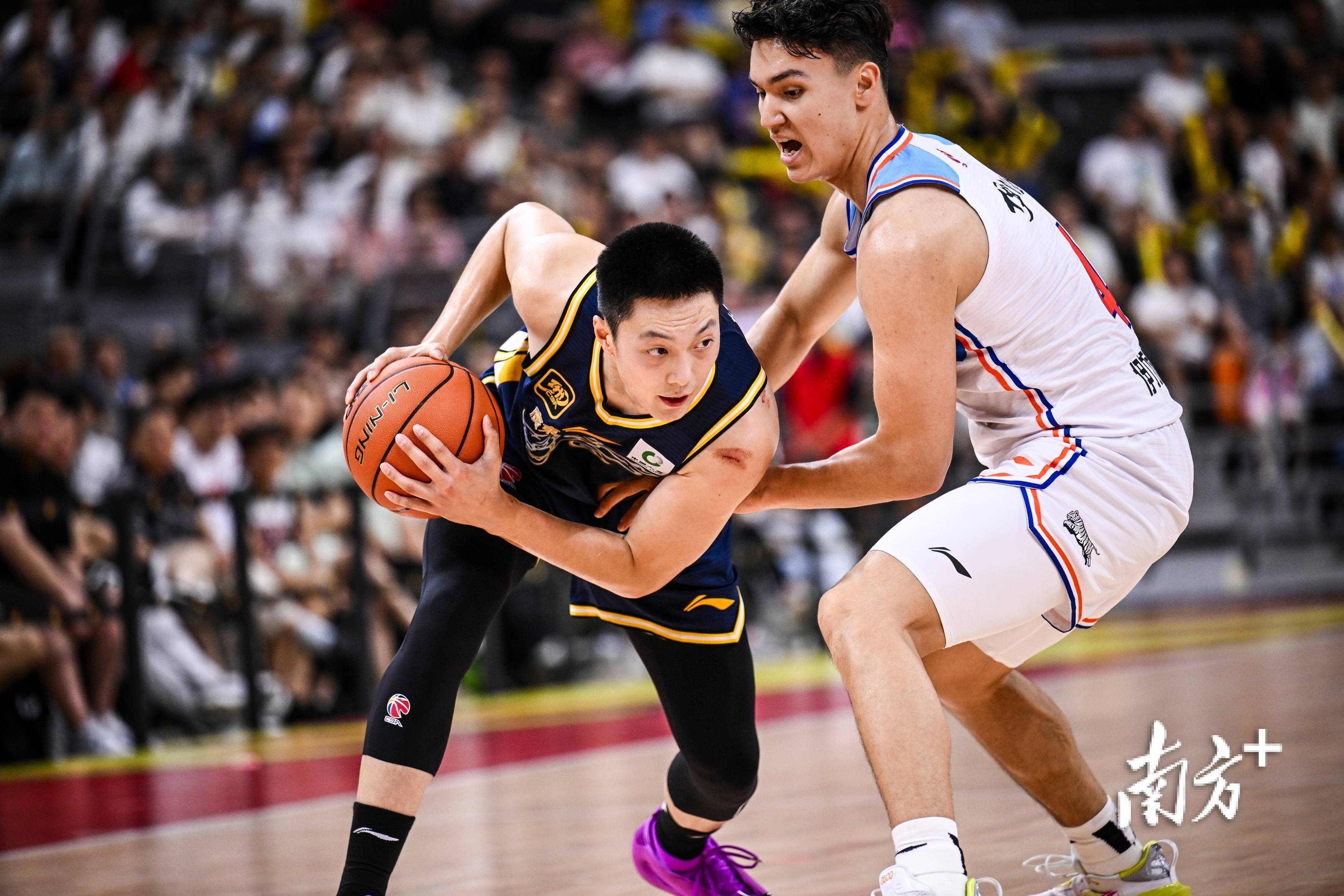 开云体育平台APP-上海队主场不敌广东队，遭遇连败