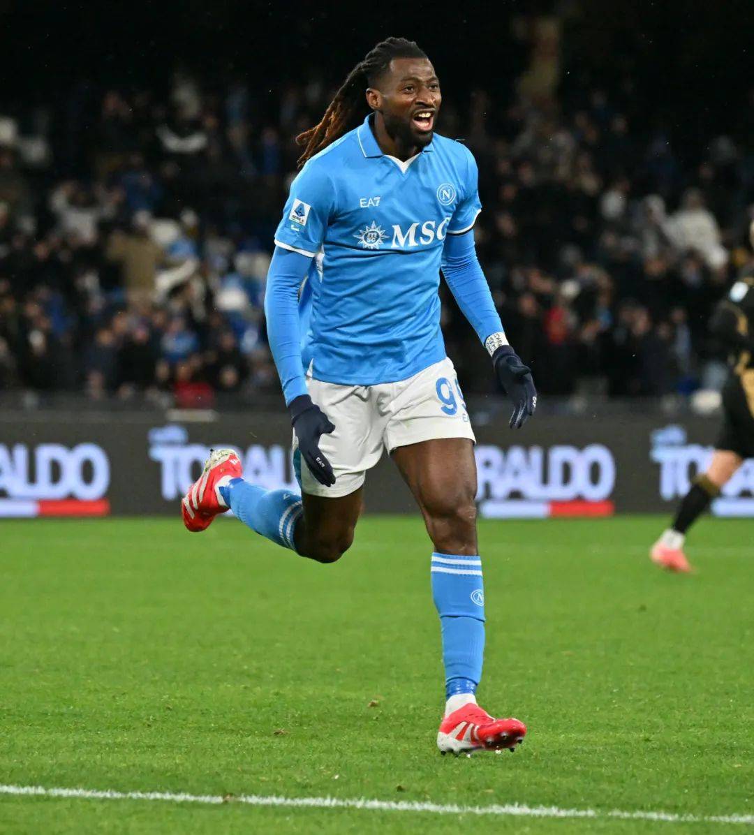 关于那不勒斯关键之战，球员誓言争取大胜的信息