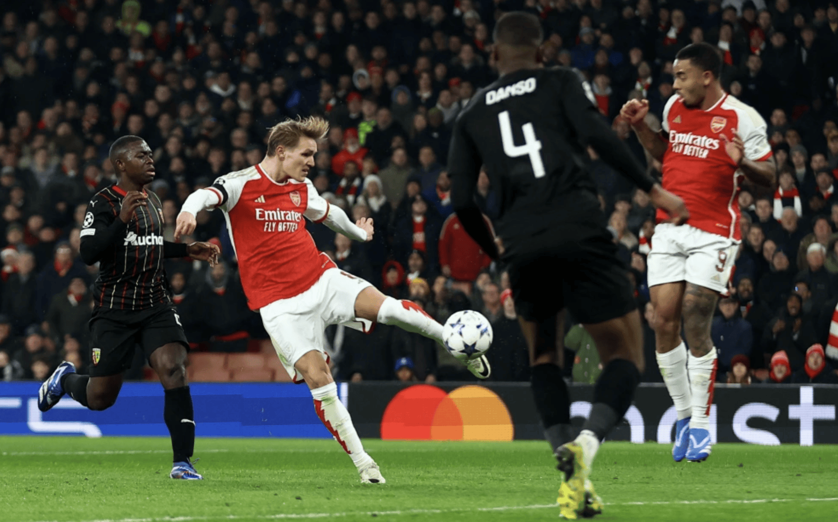 开云体育APP下载-包含阿森纳球员因违规行为被处罚，球队遭受影响的词条