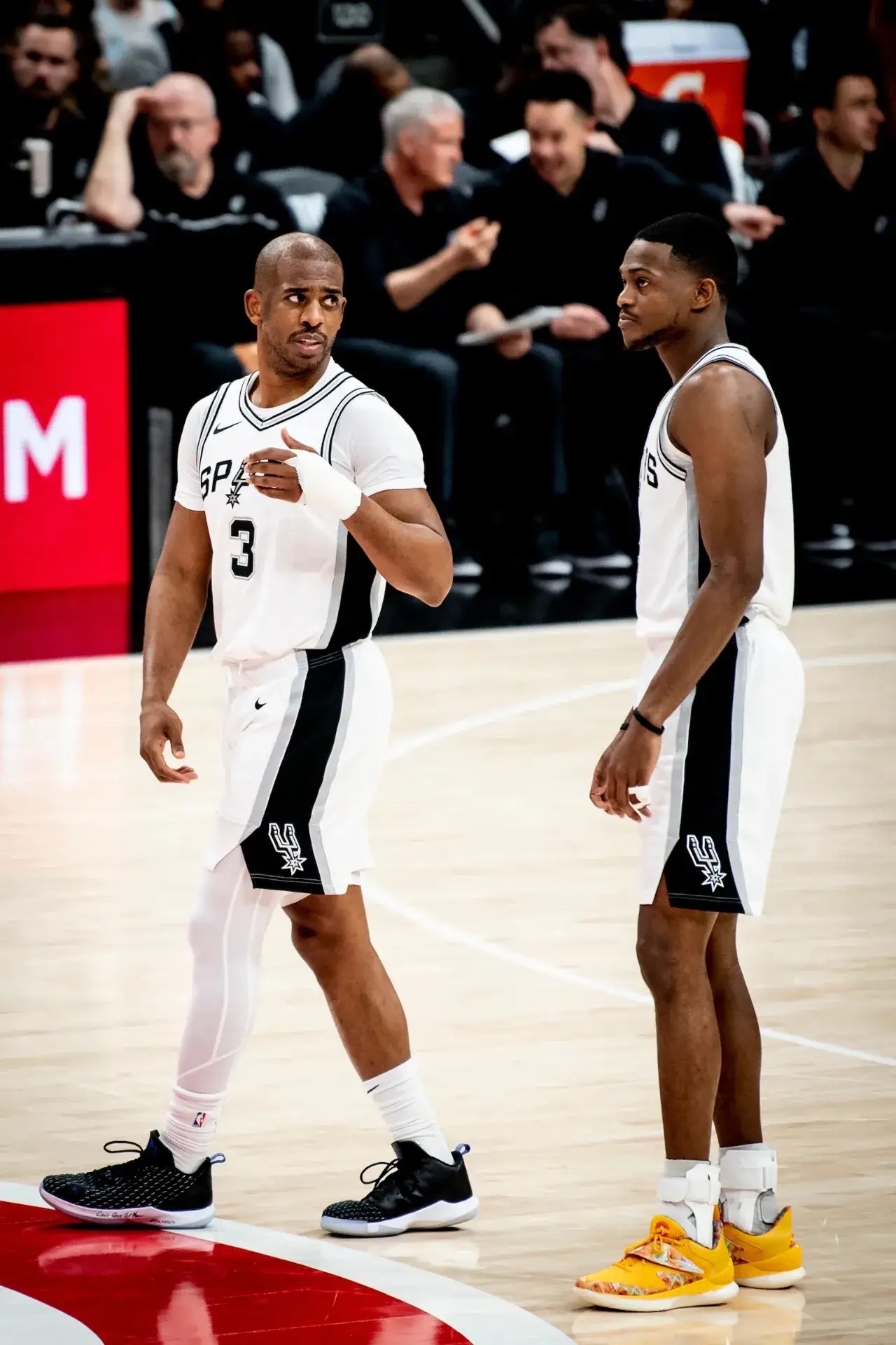 开云体育中国-马刺后卫在比赛中发挥稳定获得好评