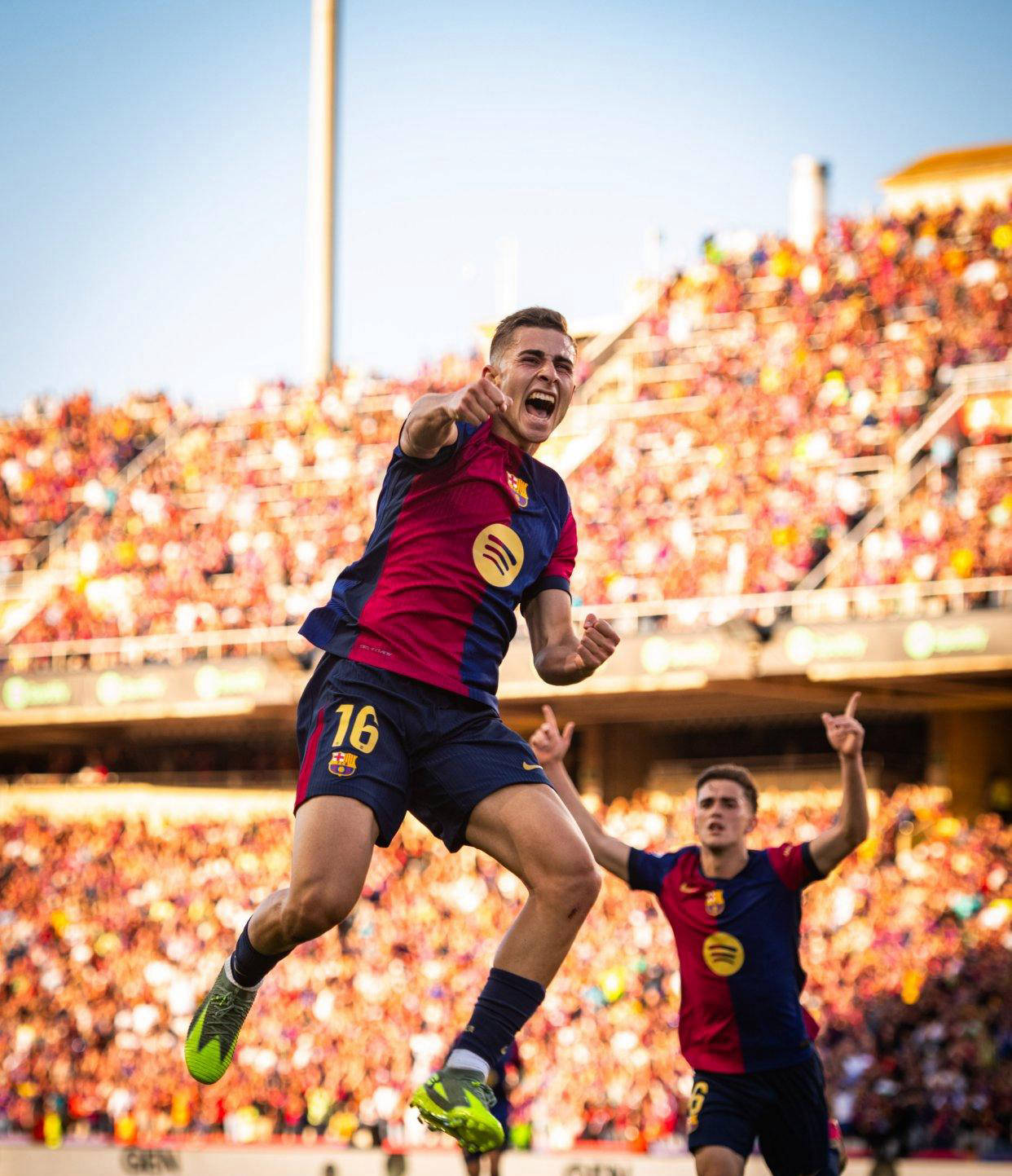 开云体育下载-佛罗伦萨与巴萨拿竞技场上展开激烈角逐的简单介绍