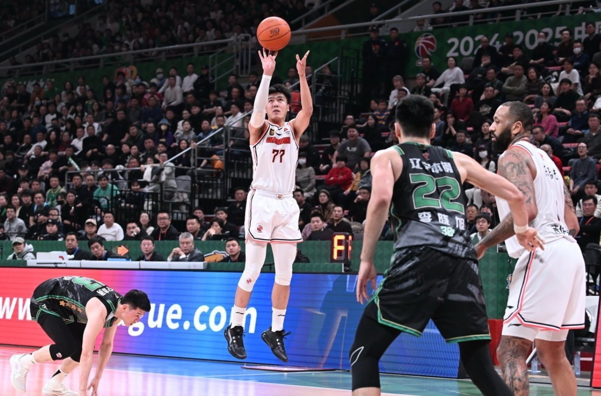 开云体育-广东队主场不敌辽宁队，遭遇败局