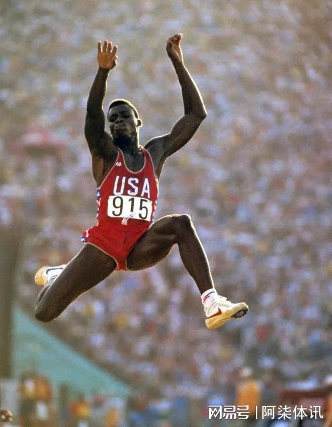 开云下载-美国短跑选手稳定发挥，斩获金牌