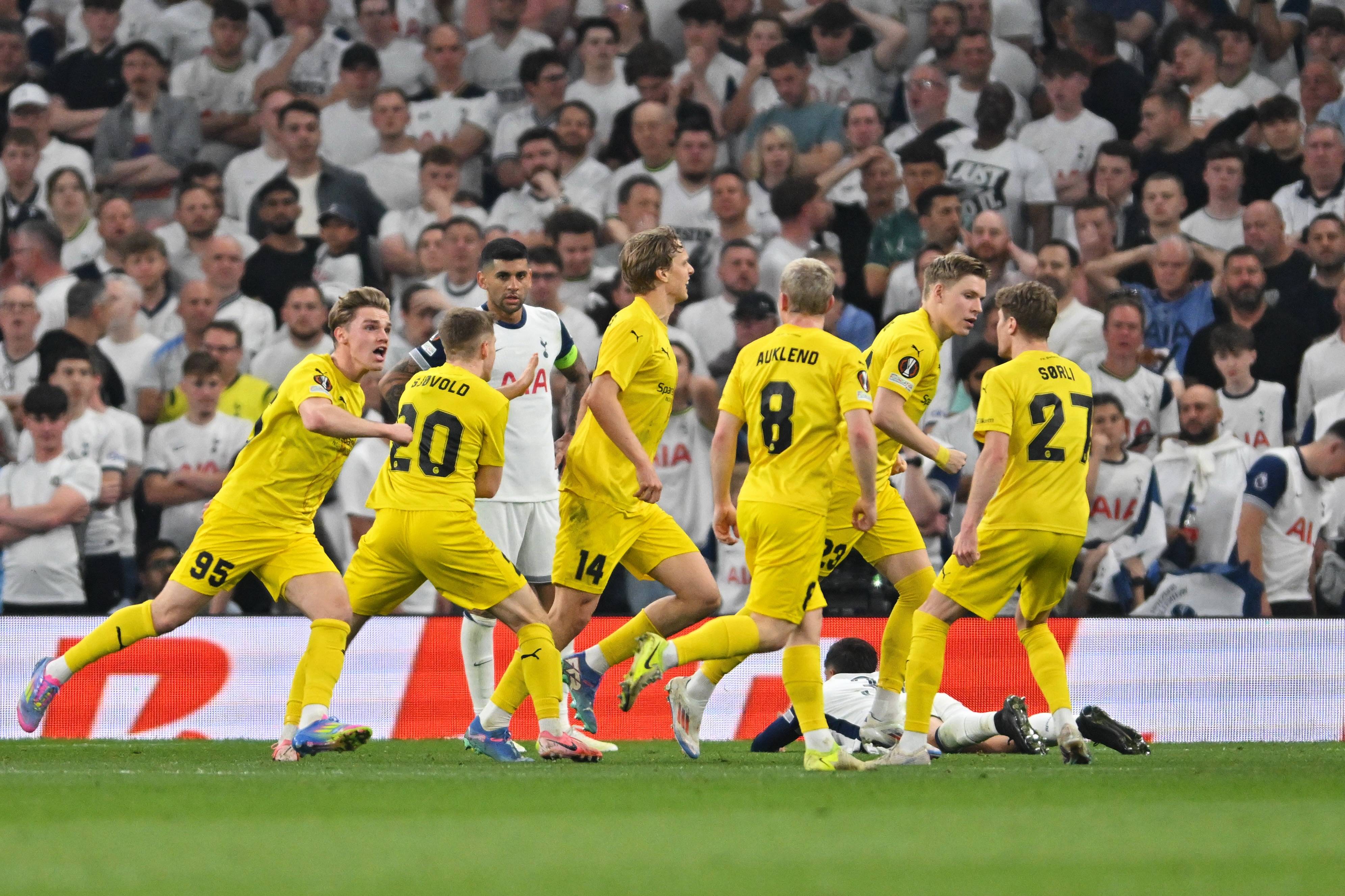 热刺客场击败莱切斯特，争夺欧战权利