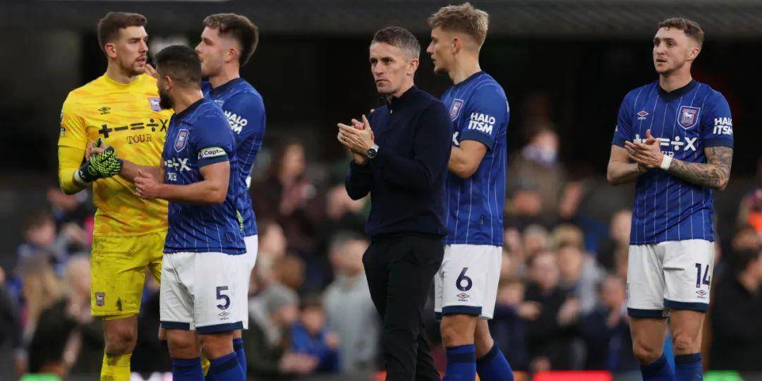 开云下载-关于莱斯特城赢球追赶，英超升班马争冠惊喜的信息