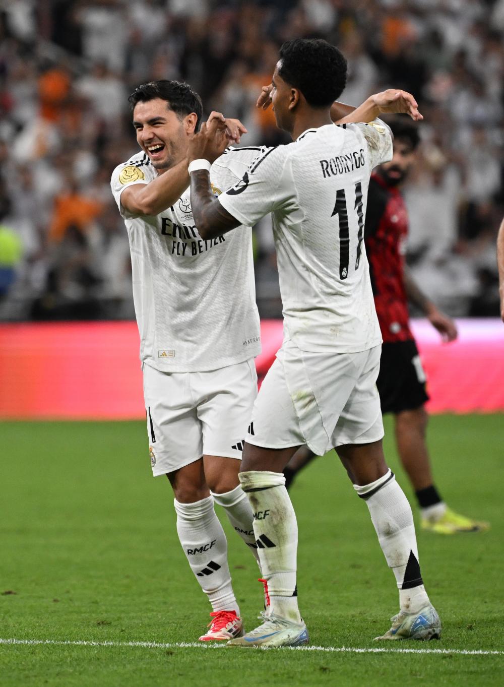 皇马遭遇西班牙险胜，亚洲杯局势紧张