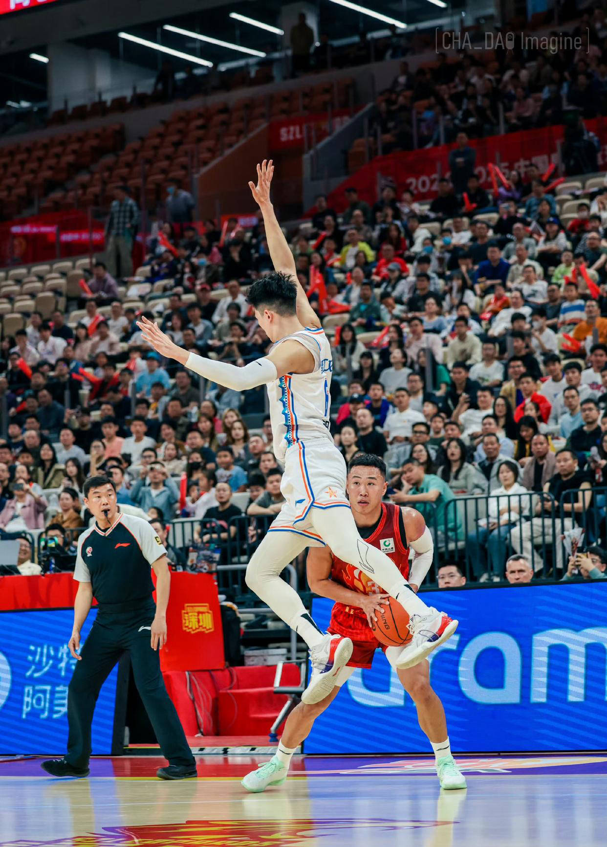 福建男篮努力拼搏，争取胜利的简单介绍