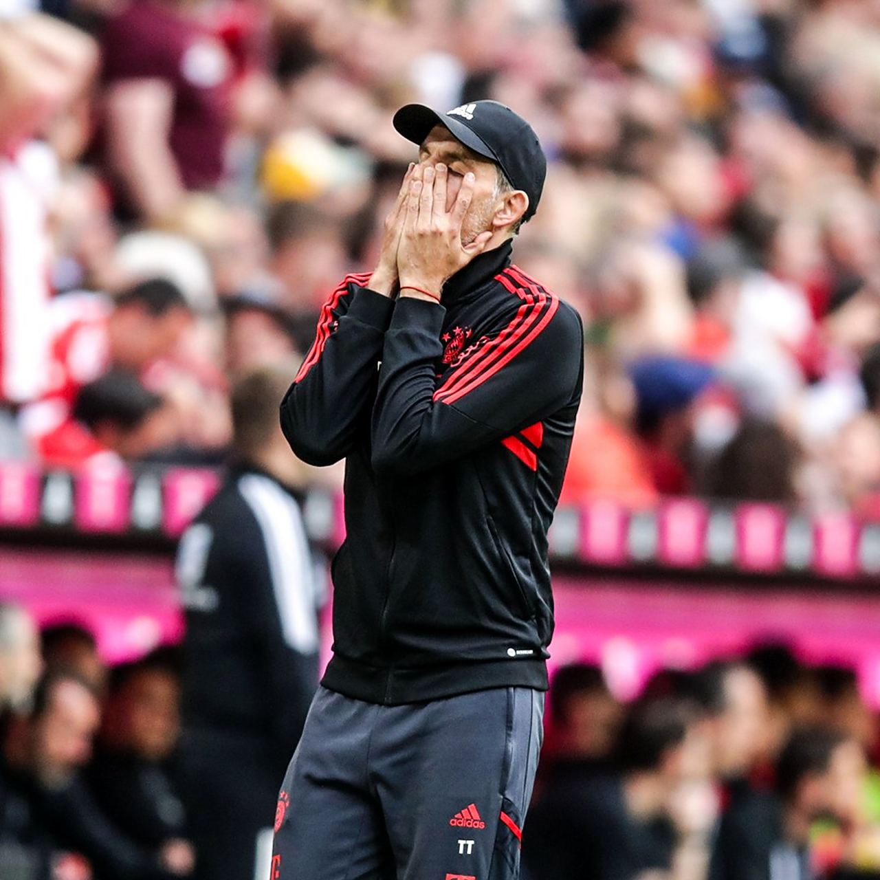 开云下载-拜仁慕尼黑主场3-1战胜多特蒙德，取得德甲联赛四连胜的简单介绍