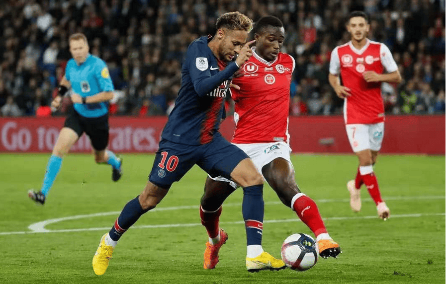 关于尼斯击败马赛，赢得法国联赛第一场胜利的信息