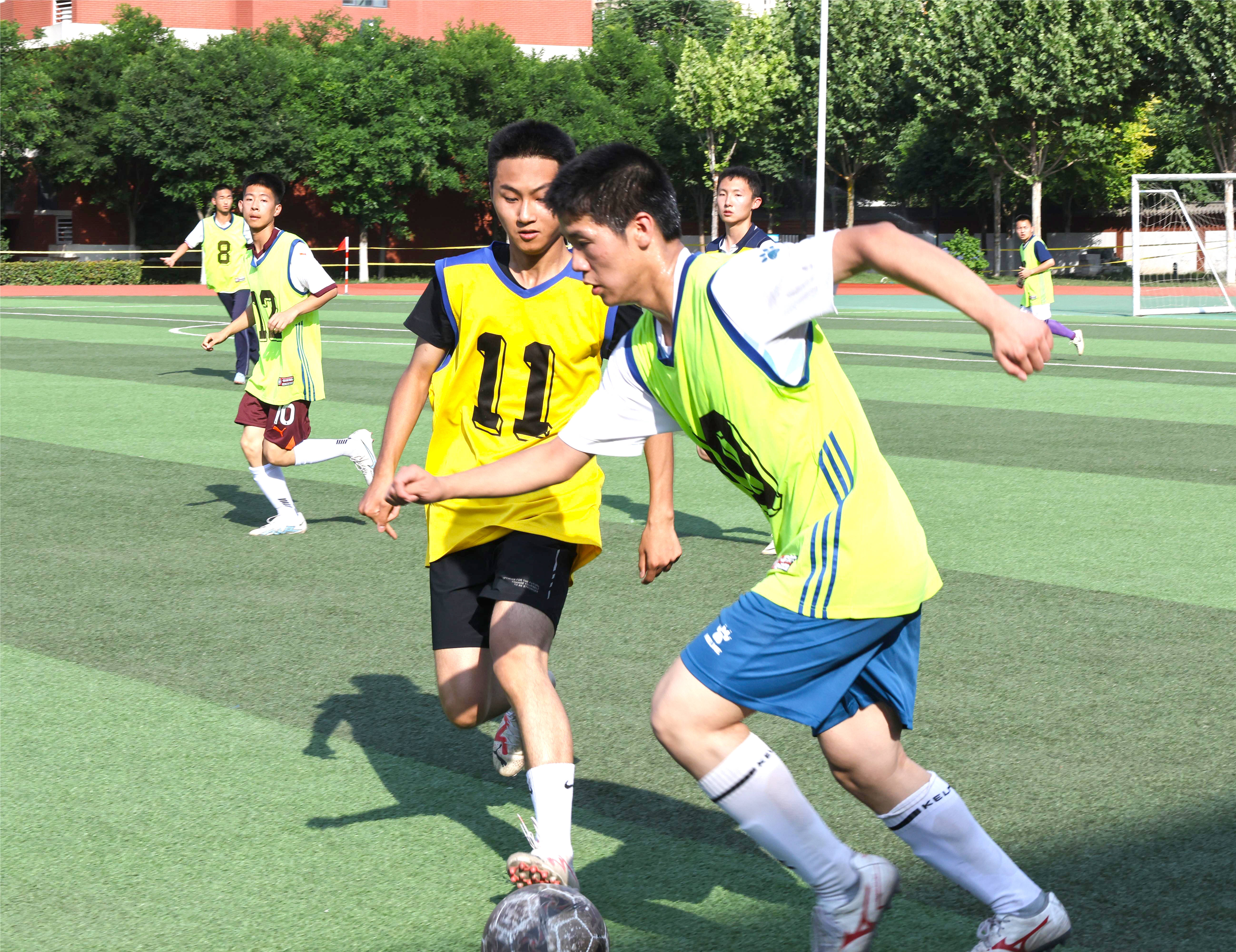 开云体育在线-足球比赛精彩纷呈，球迷热情高涨的简单介绍