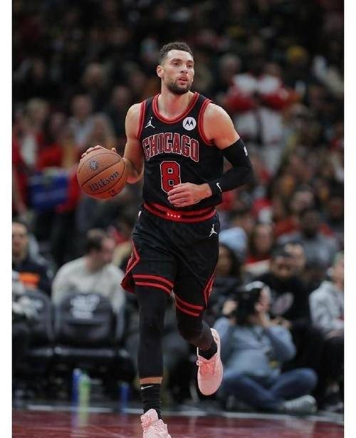 关于公牛主场击败奇才，拉文连投命中，稳固领先局面的信息