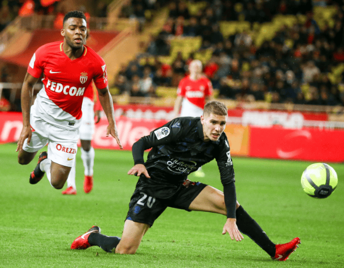 开云体育登录-里尔球员因伤缺席下一场重要比赛的简单介绍