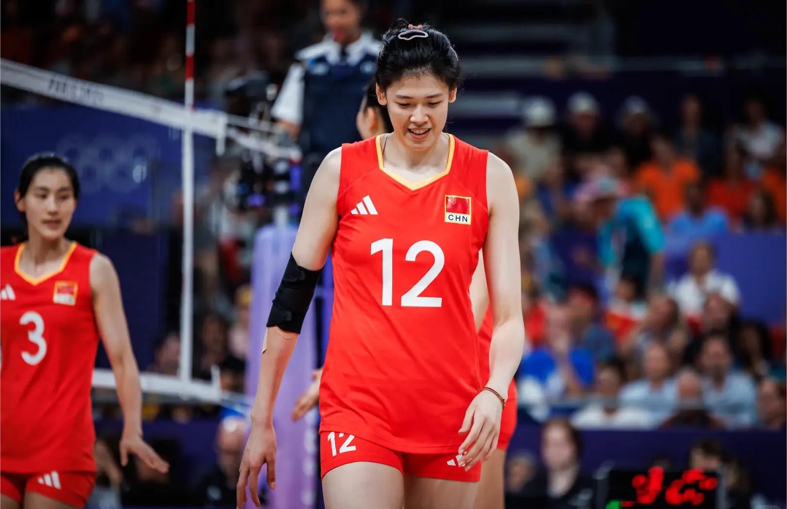 开云体育-塞尔维亚队员逆袭成功，晋级淘汰赛