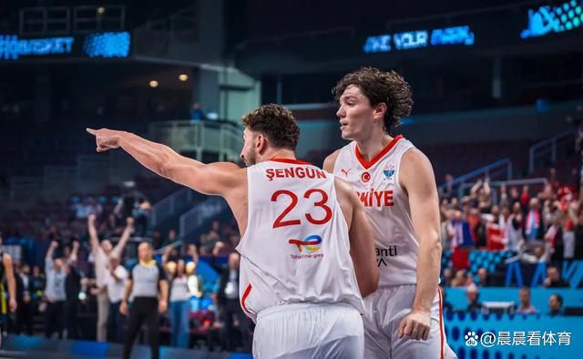 塞尔维亚队员逆袭成功，晋级淘汰赛