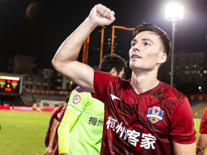 帕多瓦中卫迎来首个联赛进球，球队气势如虹的简单介绍