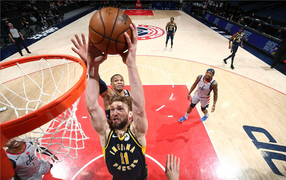 奇才击败魔术，比尔贡献25分