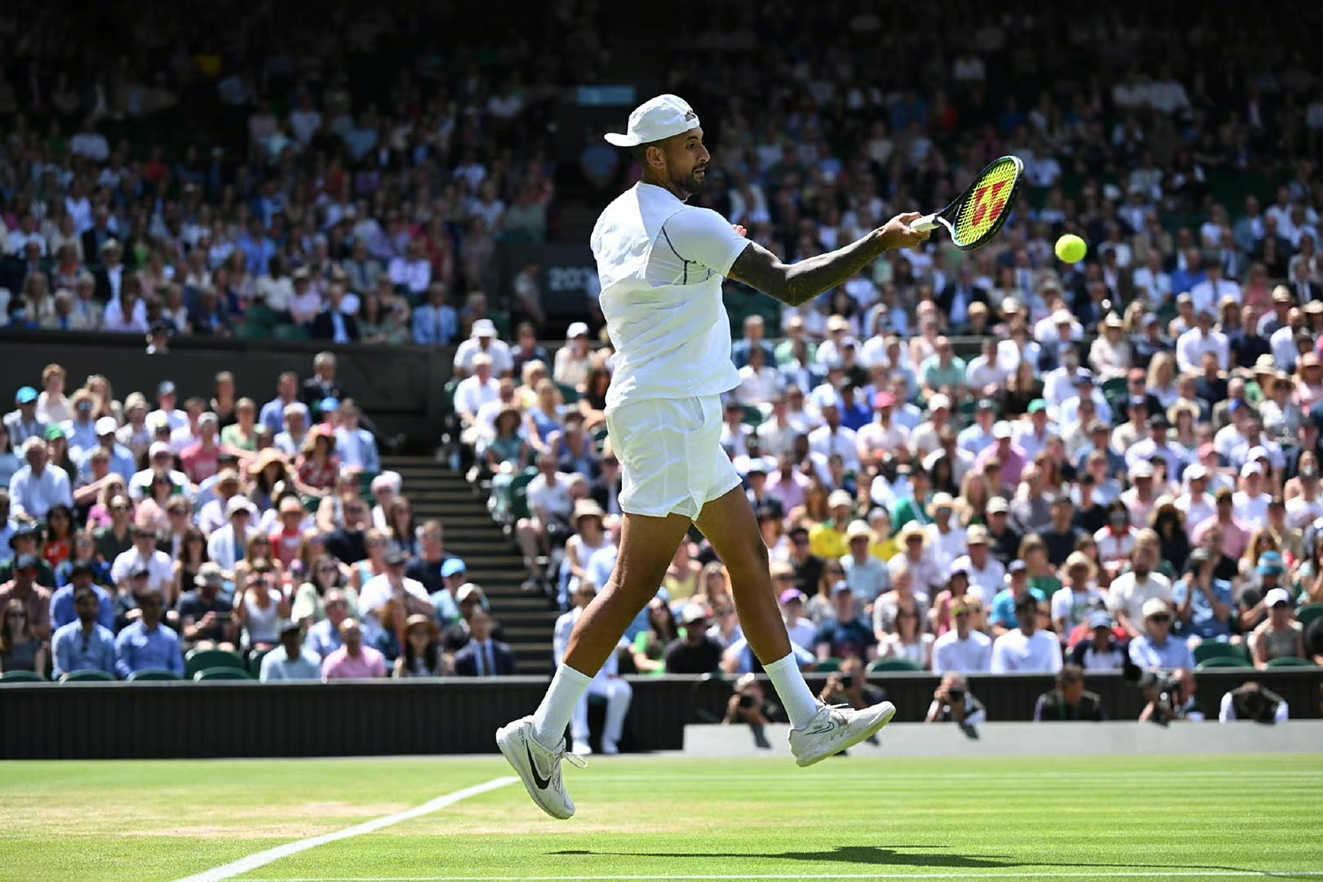 关于英国网球队险胜德国网球队，克耶高斯惊艳世界的信息