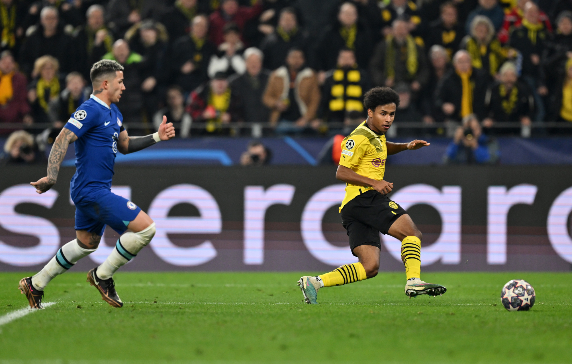 切尔西鏖战多特蒙德，本泽马刷新纪录