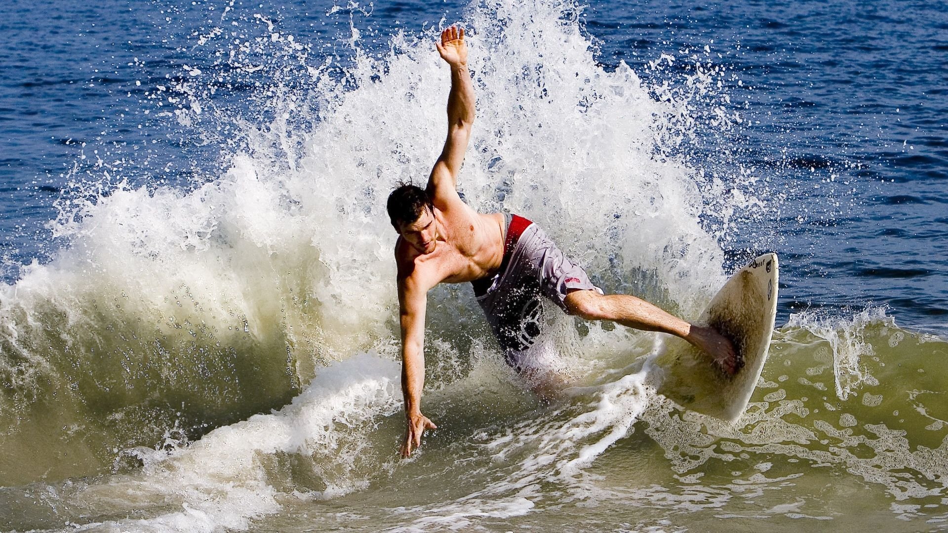 开云体育-秘鲁碾压加拿大，姆巴佩攻防转换核心的战术启示