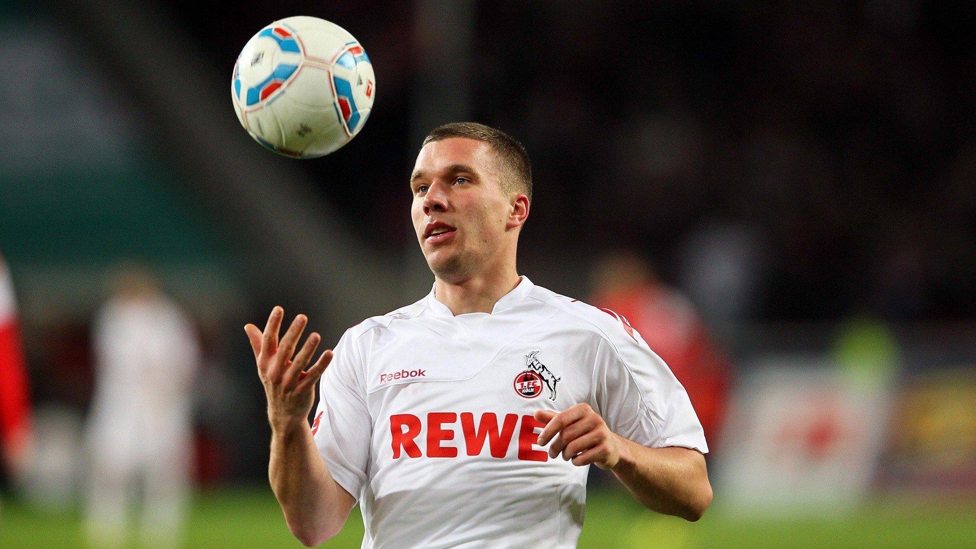 开云体育官网-历史的回响，从伯纳乌的德比到法兰西的号角