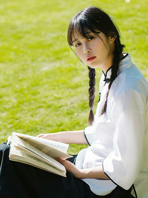 绿白风暴席卷南美,贝蒂斯友谊赛横扫秘鲁,姆巴佩攻防两端展现统治力