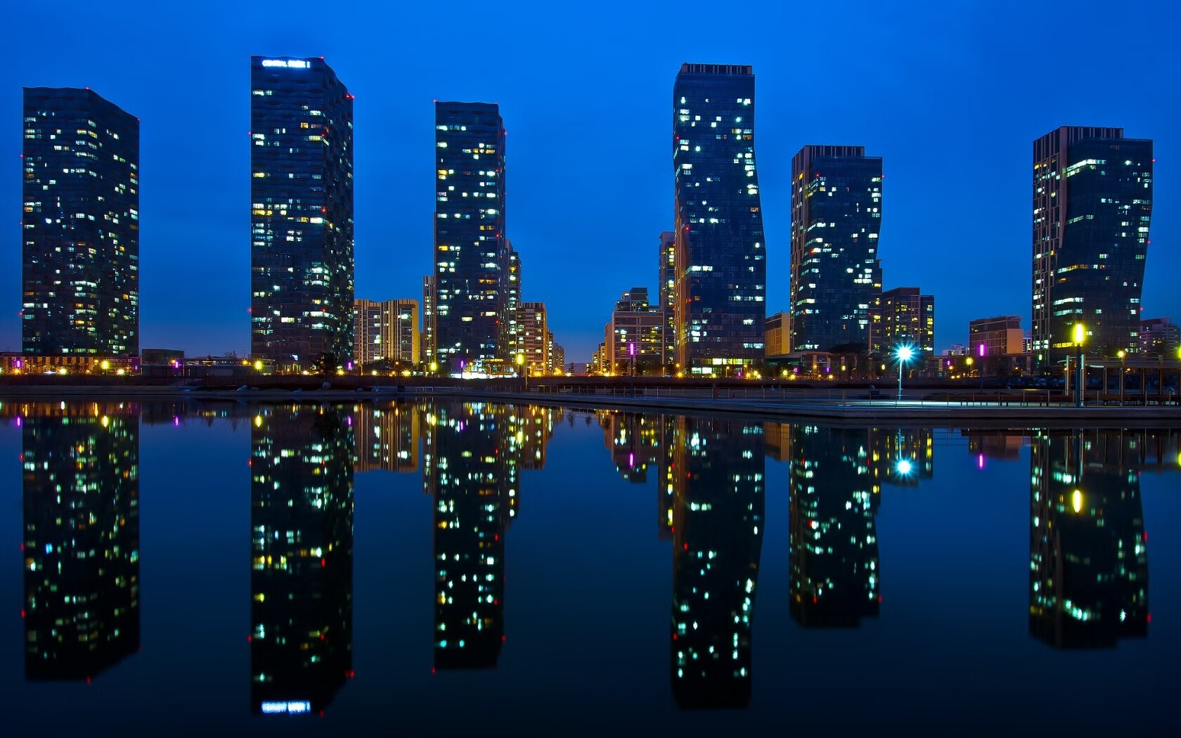 加维表现堪称教科书，勒沃库森稳稳拿下牙买加，一场团队与天才的胜利交响