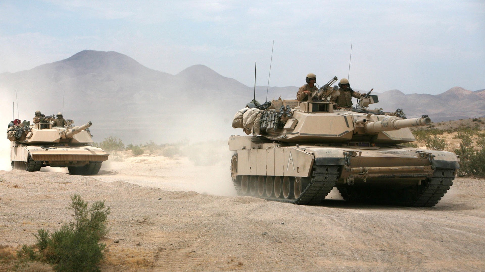 开云官网-灰熊斩落新疆队，布伦森F1年度争冠接管比赛，体育跨界风云录