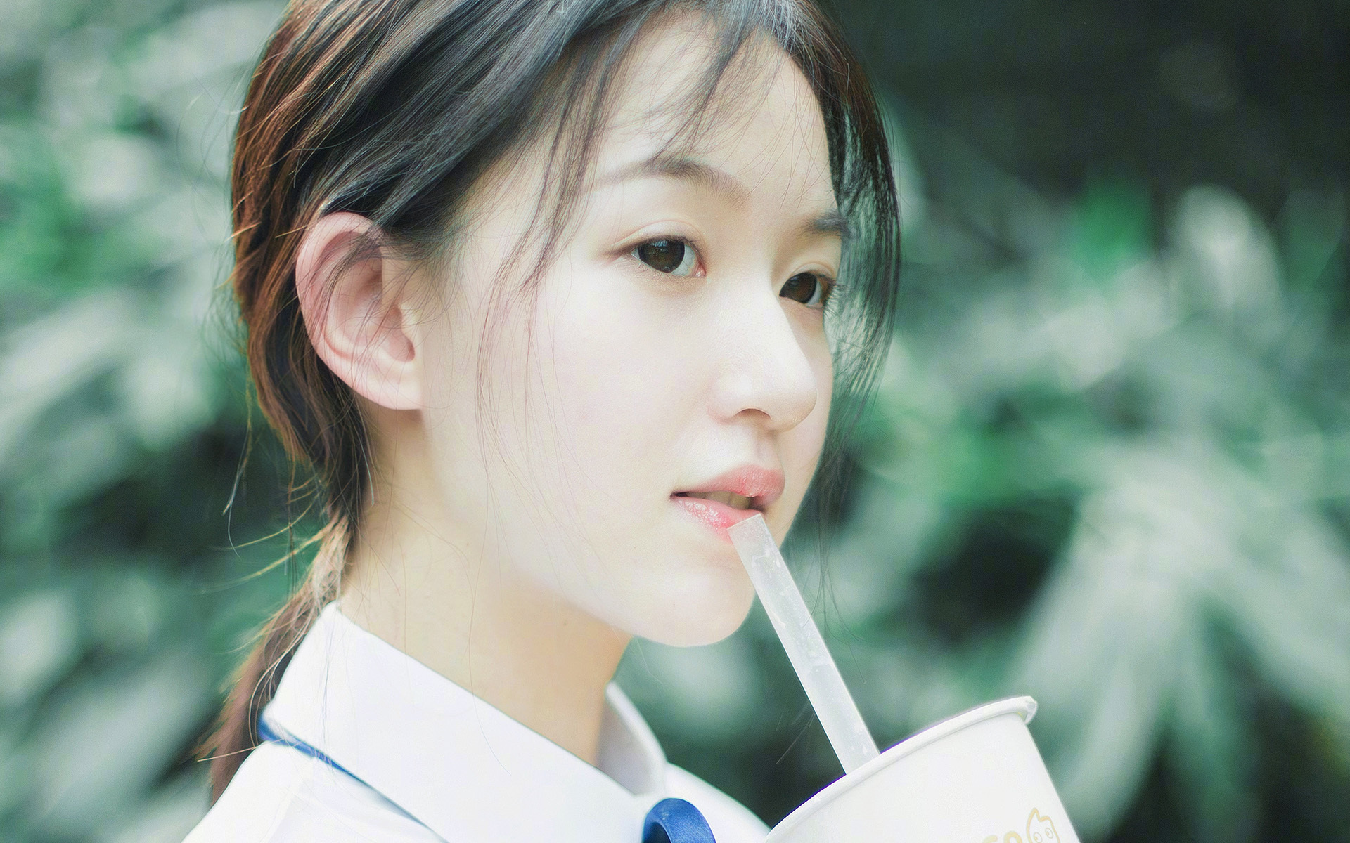 爱德华兹独砍40分难救主，湖人末节发力险胜山西