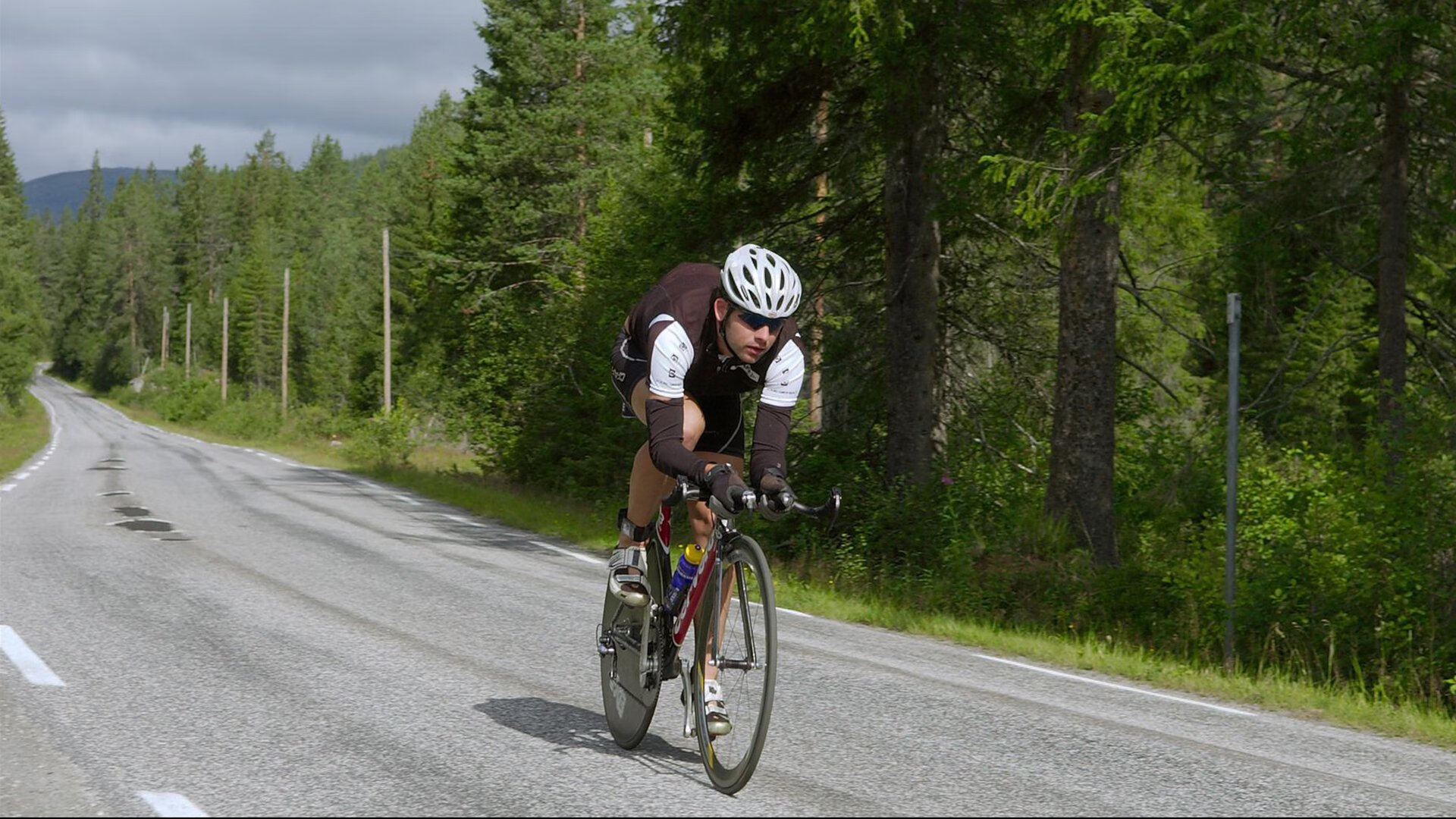 开云体育官方网站-夜战伯纳乌，布伦森的光辉撕裂国家德比之幕